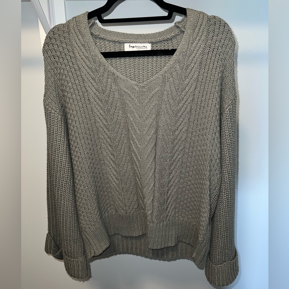 Green/gray cable knit sweater